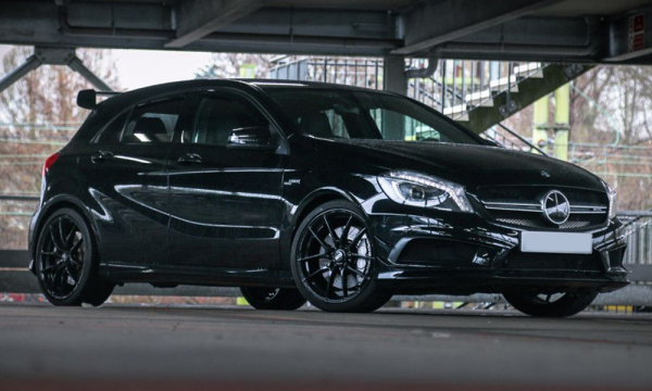 18" OZ Racing Leggera HLT Gloss Black Alloy Wheels